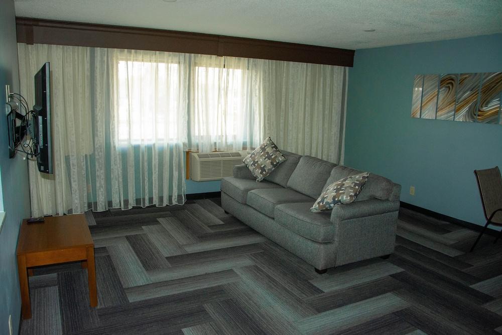 Quality Inn & Suites Goshen Exterior photo